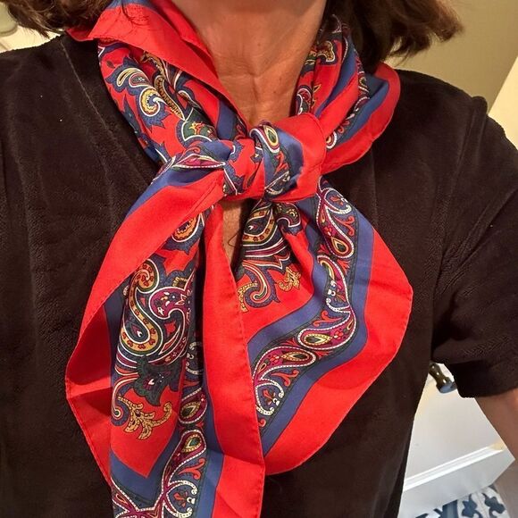 Italian Made Scarf - Picture 5 of 6